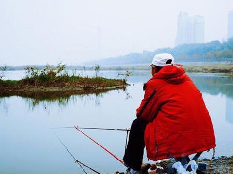 立冬后钓鱼钓深还是钓浅？